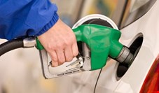 مصرف بنزین در حال رکورد زدن است/ احتمال رسیدن به رکورد مصرف 100 میلیون لیتر در روز تا پایان تابستان