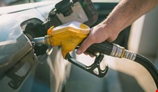 مصرف بنزین در منطقه کرمانشاه نسبت به روزهای عادی ۱۰۰ درصد افزایش یافت
