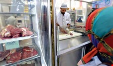 تصویب حذف ارز ۴۲٠٠ تومانی مردم را ترساند، بیش از نیاز خودشان خرید کردند و در نتیجه گوشت گران شد